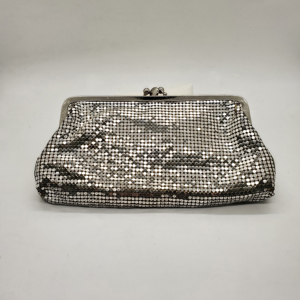 Whiting and Davis clutch